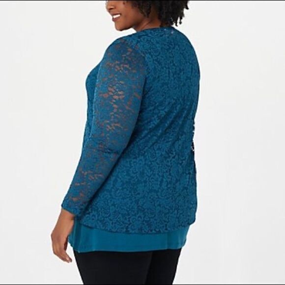 LOGO Layers by Lori Goldstein w/ Tank Twinset Stretch Lace Top - Picture 2 of 6